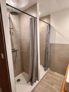 Chalets La Parenthese a La Llagonne : photos des chambres
