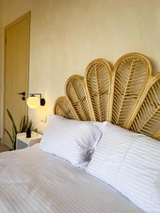 Boho Getaway with Pyramids View & Jacuzzi