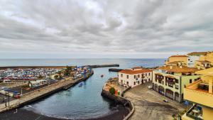 Studio with balcony and sea view
