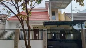 Cemara Guesthouse Mataram Lombok - Lembuak