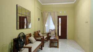 Cemara Guesthouse Mataram Lombok