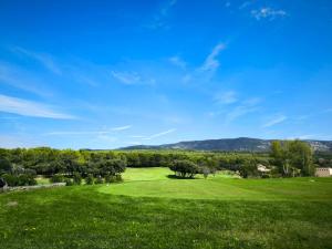 Appartements Appartement T2 magnifique vue sur golf avec climatisation avec piscine : photos des chambres