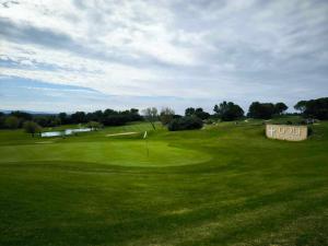Appartements Appartement T2 magnifique vue sur golf avec climatisation avec piscine : photos des chambres