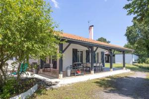 Maisons de vacances Maison ensoleillee avec piscine privee a Moliets-et-Maa : photos des chambres