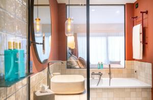 Superior Double Room with Lake View and Private Garden