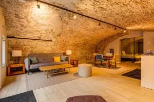 Luxurious renovated apartment in Utrecht City center with view on the old canal - IJsselstein