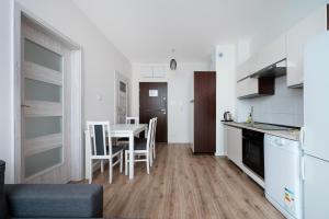 Urban Serenity Space Apartment by BookingHost