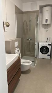 Žnjan beachfront luxury beautiful new apartment with garden jacuzzi and sauna