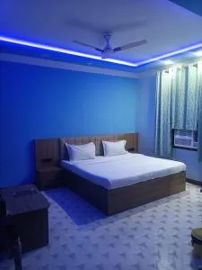 Hotel triveni tower - 占西