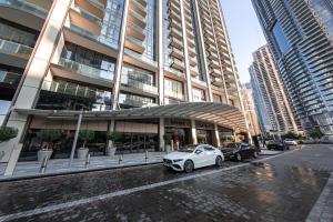 Grande Signature Residence, Burj Khalifa and Fountain View