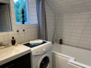 Charmig villa med 3 sovrum i Ljungaverk