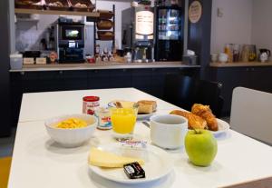 Hotels B&B HOTEL Bourges 2 : photos des chambres