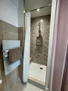 Appartements Studio du faubourg : photos des chambres