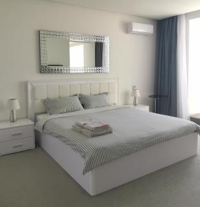 Stylish Riverside Apartments in Riviera Complex