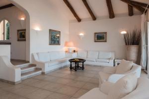 Villa Bianca with a heated swimming pool img12