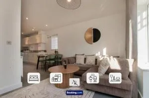 2 Bedroom House By AR Properties Short Lets & Serviced Accommodation Colchester with Garden - Great Horkesley