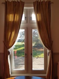 Château de Salvert - 4 Gîtes - 32 personnes