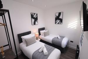 Spacious 4Bedroom Apartment at Prime Market Street, Watford