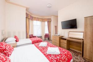 Classic Triple Room room in Bournemouth Sands Hotel