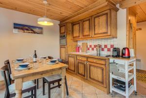 APARTMENT KANDAHAR - Alpes Travel - Central Chamonix - Sleeps 4