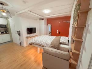 Grand studio neuf Bagneux proche transport métro 4 Paris