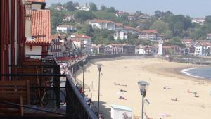 Hotels Hotel de la Plage - Saint Jean de Luz : photos des chambres