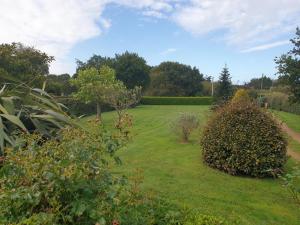 Maisons de vacances L-Ecrin de Pleneuf - Jolie maison avec 2000m2 de jardin : Maison 4 Chambres