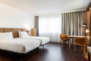 Superior, Guest room, 2 Twin/Single Bed(s), Street view room in AC Hotel by Marriott Bratislava Old Town