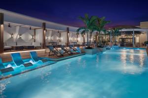 Swimming pool, The Ben, Autograph Collection in West Palm Beach (FL)