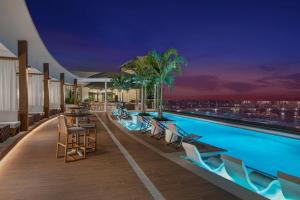 Swimming pool, The Ben, Autograph Collection in West Palm Beach (FL)
