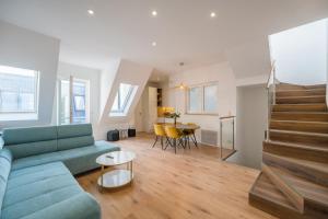 2 bedroom 2 bathroom loft with terrace by the Opera