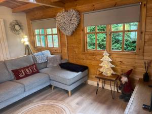 Caban Y Tan Dderwen with private Wood Fired Hot Tub