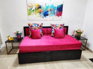 Spacious 1BHK Prime Location with 2 restrooms 5