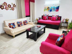 Spacious 1BHK Prime Location with 2 restrooms 5