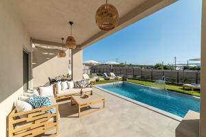 KS Luxury Villas, Private heated Swimming Pools