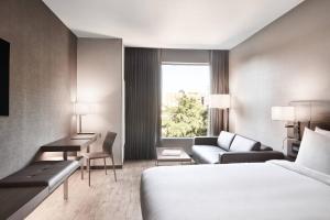 King Guest Room with City View room in AC Hotel by Marriott Columbus Downtown