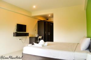 Sixty Star Love Place Hotel