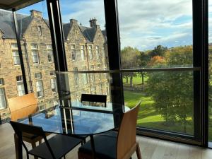 Stunning park view Quartermile apartment close proximity to Castle University