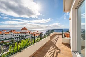 Exquisite Ocean Apartment by Homie