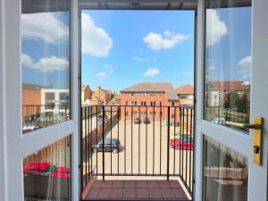 Modern One-Bedroom Apartment in the Heart of Reading, Steps from The Oracle
