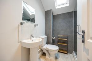 Stylish Flat, short walk to town