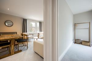 Stylish Flat, short walk to town