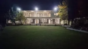 White Seasons Hotels and Resorts - Ґілґіт