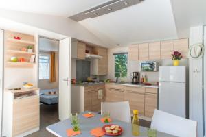 Campings Camping Le Sequoia : photos des chambres