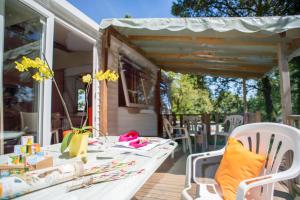 Campings Camping Le Sequoia : photos des chambres
