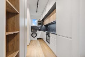 AH Galvaniho Free Parking