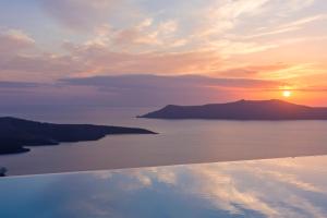 Cosmopolitan Suites - Small Luxury Hotels of the World Santorini Greece