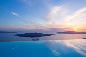 Cosmopolitan Suites - Small Luxury Hotels of the World Santorini Greece