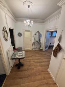 Exclusive Antique apartment next to the fashion street