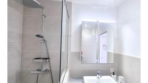 Appartements AZUR Neuf- Climatise - Centre ville : photos des chambres